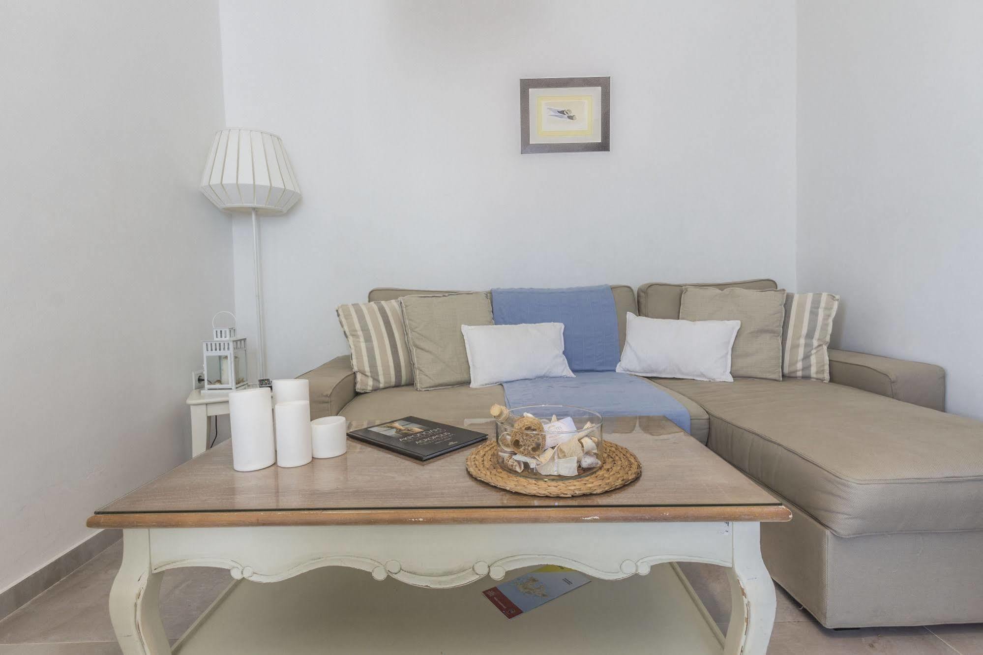 Lavish Suites Agios Ioannis Diakoftis Екстер'єр фото