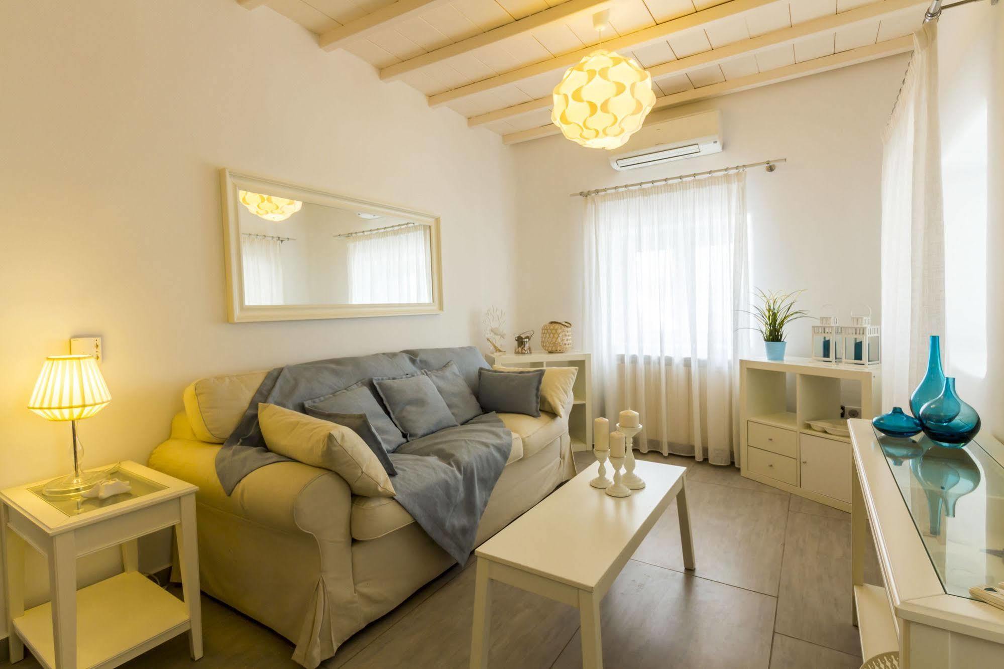 Lavish Suites Agios Ioannis Diakoftis Екстер'єр фото